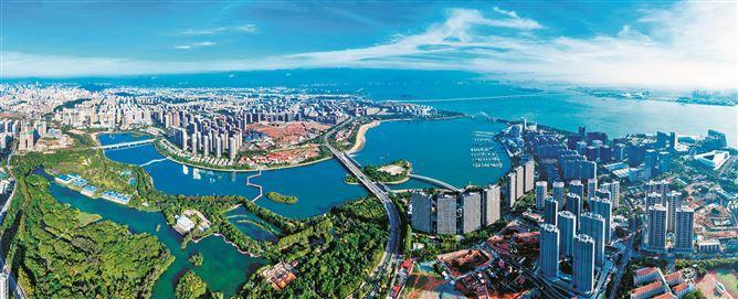 厦门市持续深入打好污染防治攻坚战，图为五缘湾美景。记者 黄嵘摄