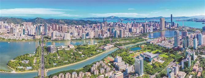 我市持续深化国家生态文明试验区建设,图为筼筜湖片区城市景观。记者 王火炎摄