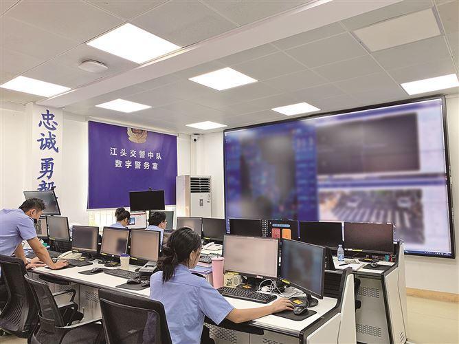 数字警务室整合警情监控、指挥调度、情报分析等功能，实现“一屏统览、一键调度”。