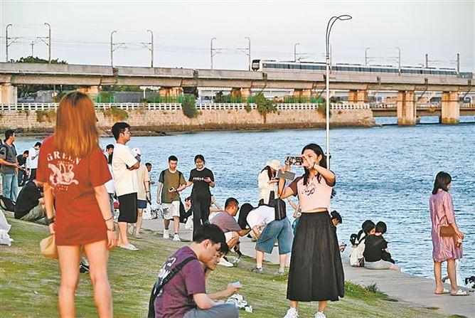 集美全方位打造“青年友好型城区”，让青年与城市“双向奔赴”，共创精彩未来。