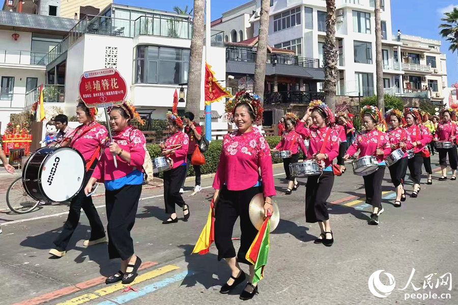 来自泉州蟳埔的巡安队伍。人民网记者 林盈摄