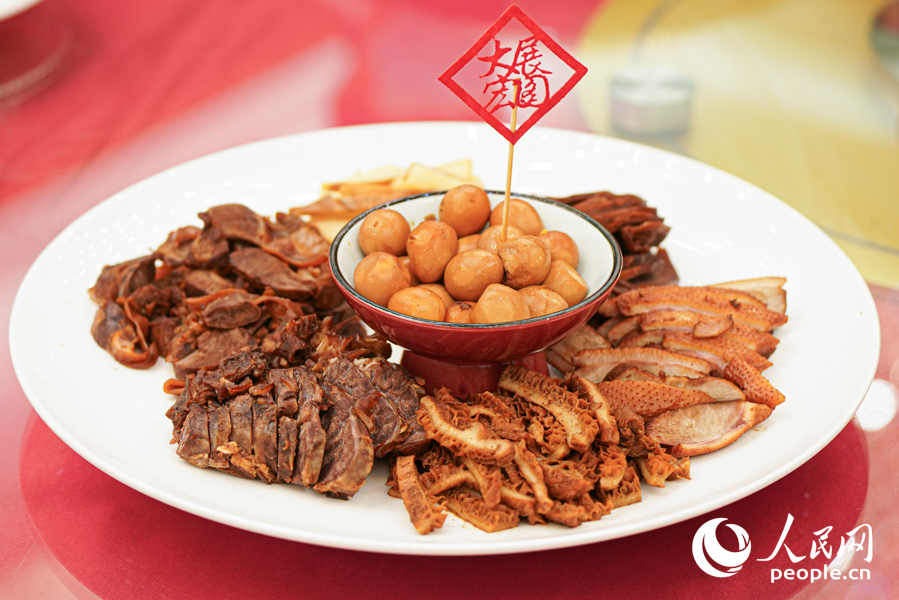 全家福拼盘。实习生 郑舒尘摄