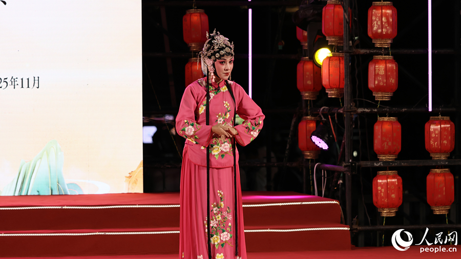 莆仙戏折子戏表演。人民网记者 李昌乾摄