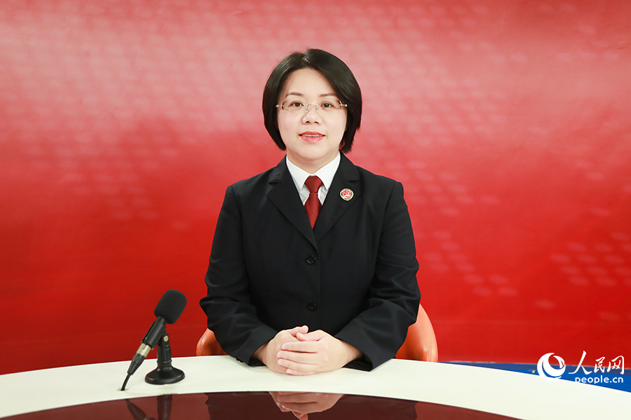 福州市人民检察院党组书记、检察长江莉接受人民网专访。人民网记者 陈永整摄