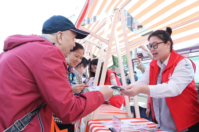 活动设置“文明有礼”“文明集市”两大模块