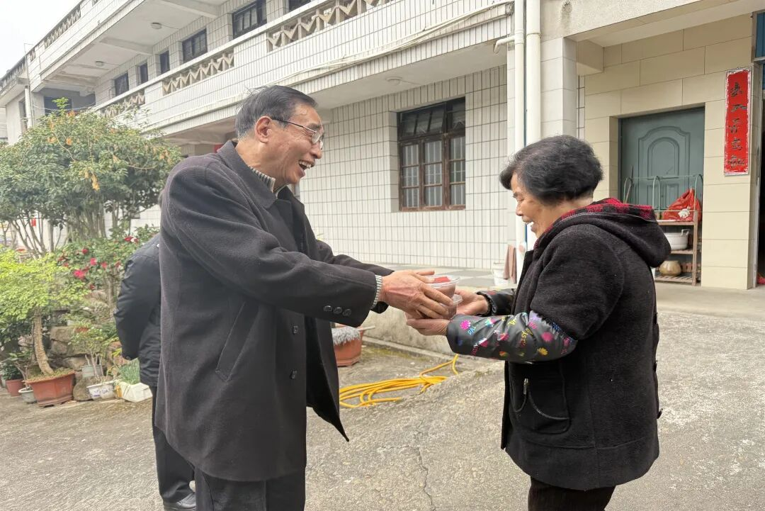 慰问老同志