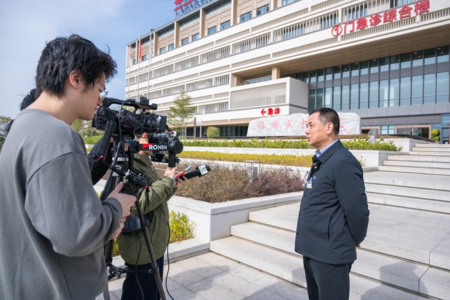 福州市中医院院长助理林永忠接受采访