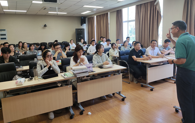 利用寒暑假开展雅思公益培训