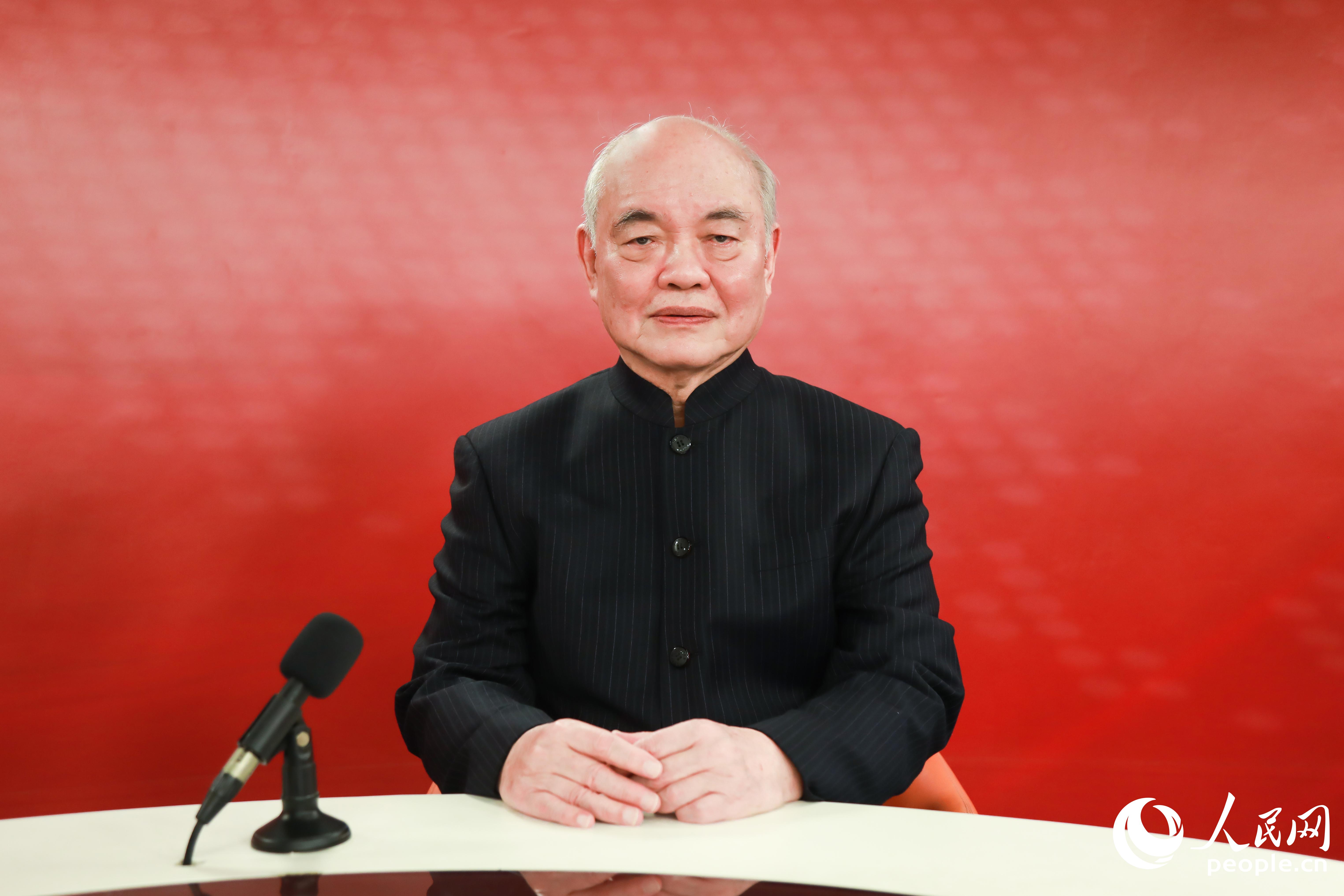 杜建接受专访。人民网记者 陈永整摄