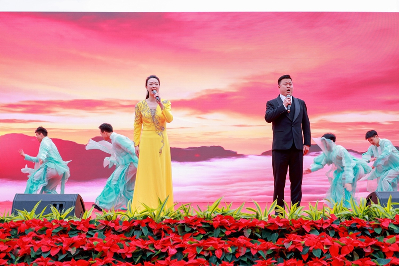 歌曲演唱《陽光路上》。主辦方供圖