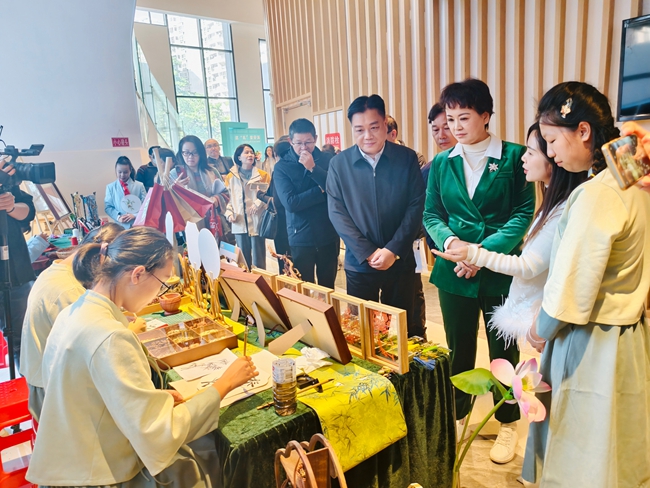 學校中醫藥美育工坊參加泉州市城鄉學校少年宮特色項目展示