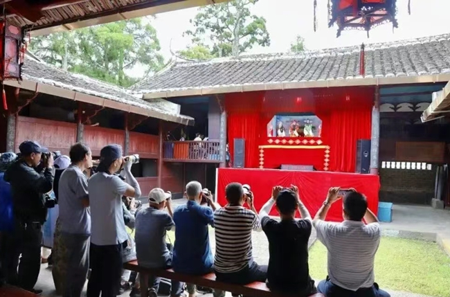 鯉魚溪常態化展演首章杖頭木偶等非遺。魏孫亮攝