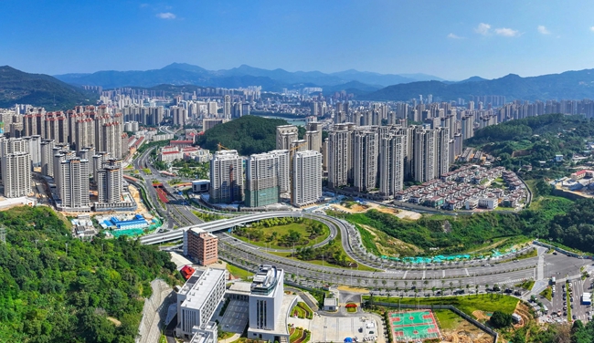 安溪高速出口与碳坑枢纽互通。黄东华摄