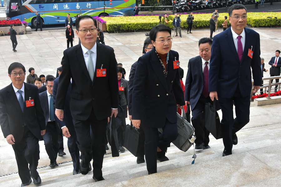 政協委員入場。傅梅香攝