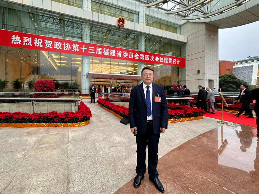 福建省政协教科卫体委员会副主任、福建师范大学党委书记潘玉腾。受访者供图