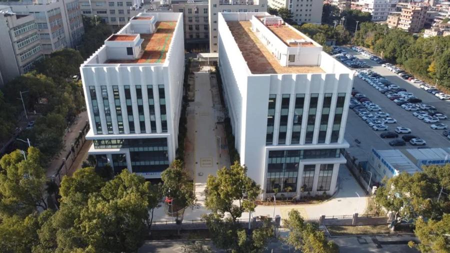 近日，泉州开发区智慧产业园及配套项目核心工程——创业大厦（研发中心）1#、2#办公楼竣工。泉州开发区供图