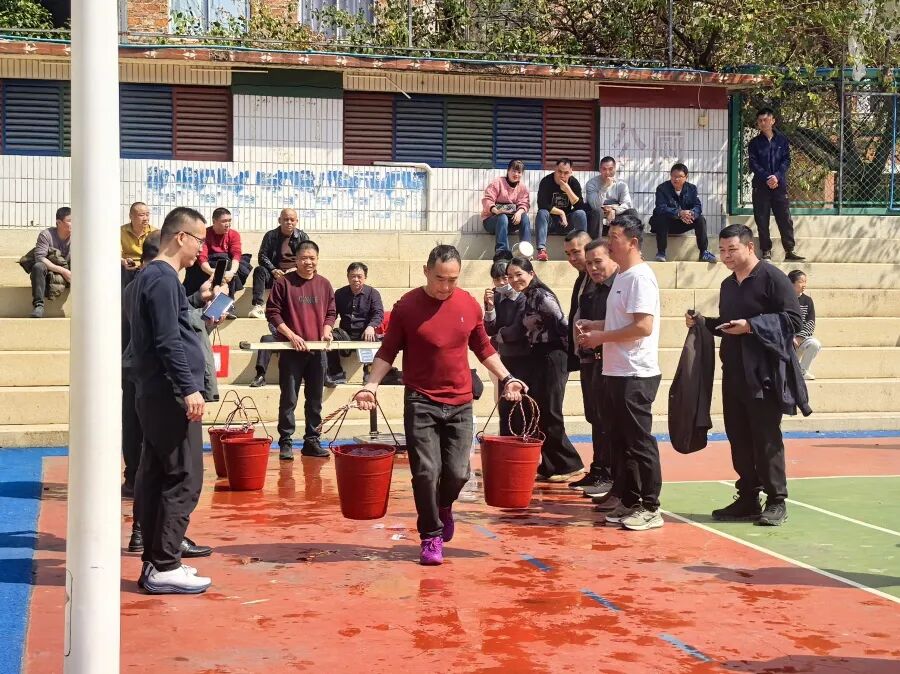 “農民挑水過田岸”比賽