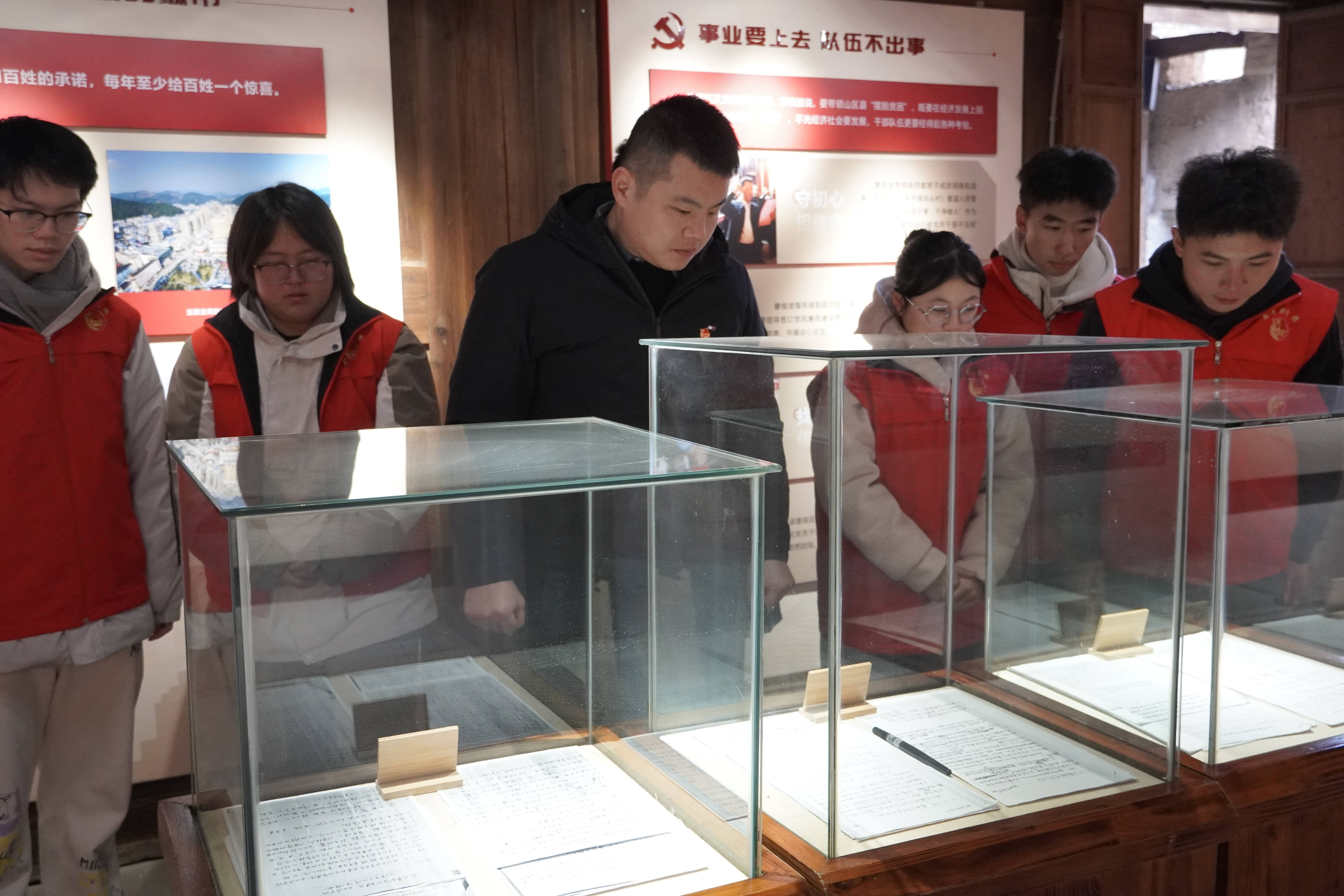 实践队师生走进政和县红色教育基地了解学习廖俊波精神