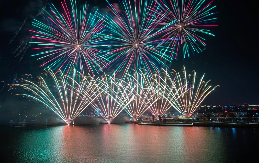 烟花秀现场。刘杰辉摄