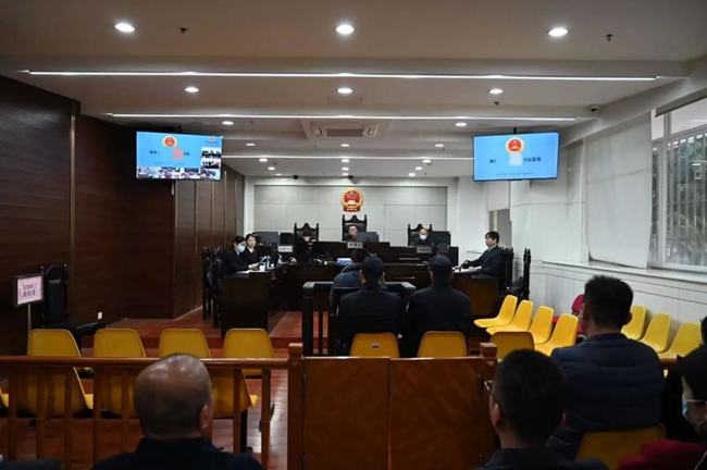 组织庭审观摩