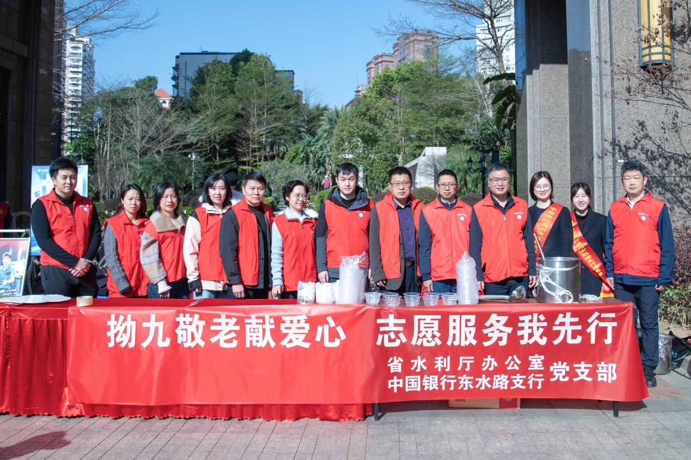 现场合影。陈美蓉摄