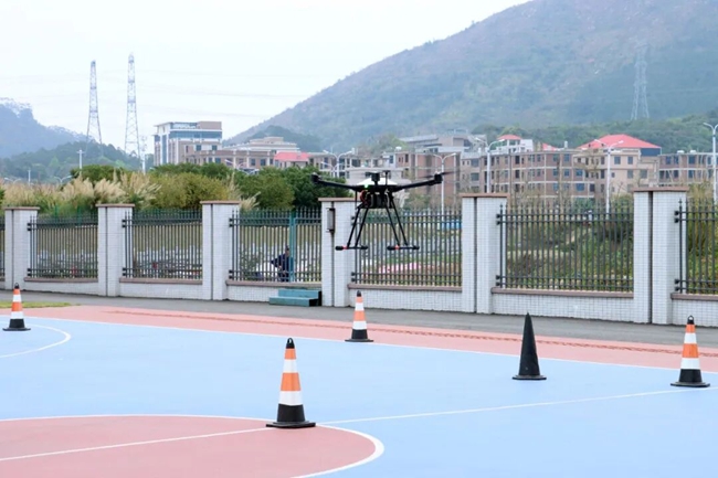 無人機正在飛行