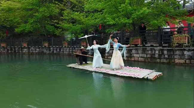 现场表演