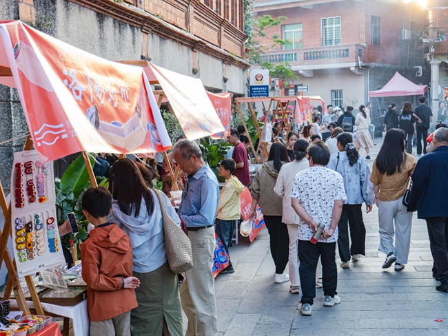 洛陽古街美食市集吸引眾多游客