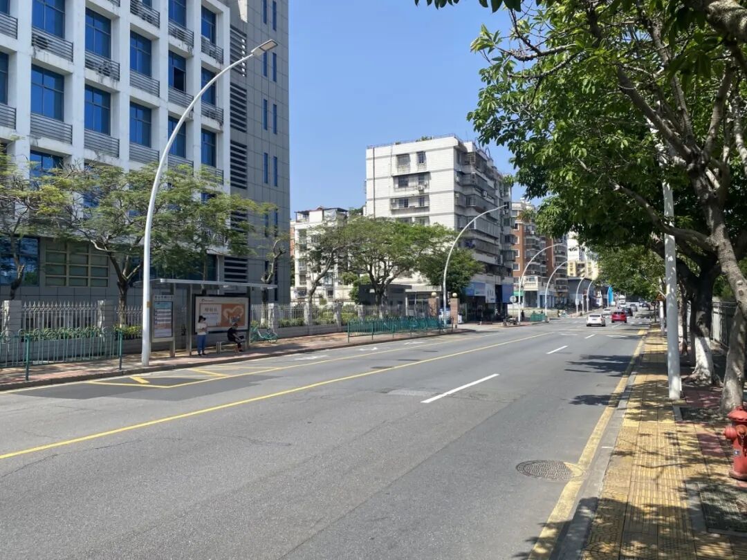 “龍山東路口”站南側站點施工后