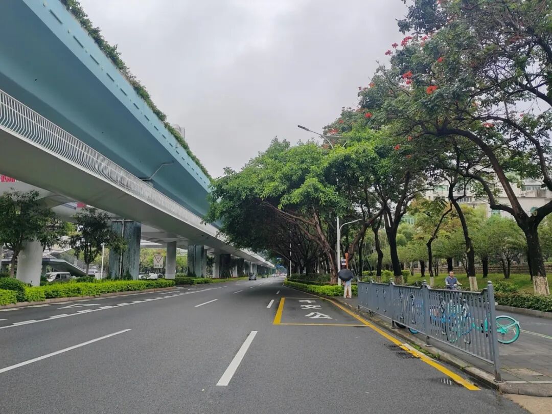 增設“市政務服務中心西門”站后