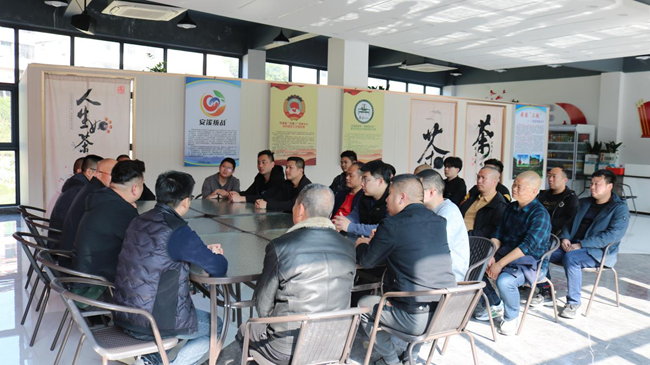 开展流动党员座谈会，收集意见建议，共谋家乡发展