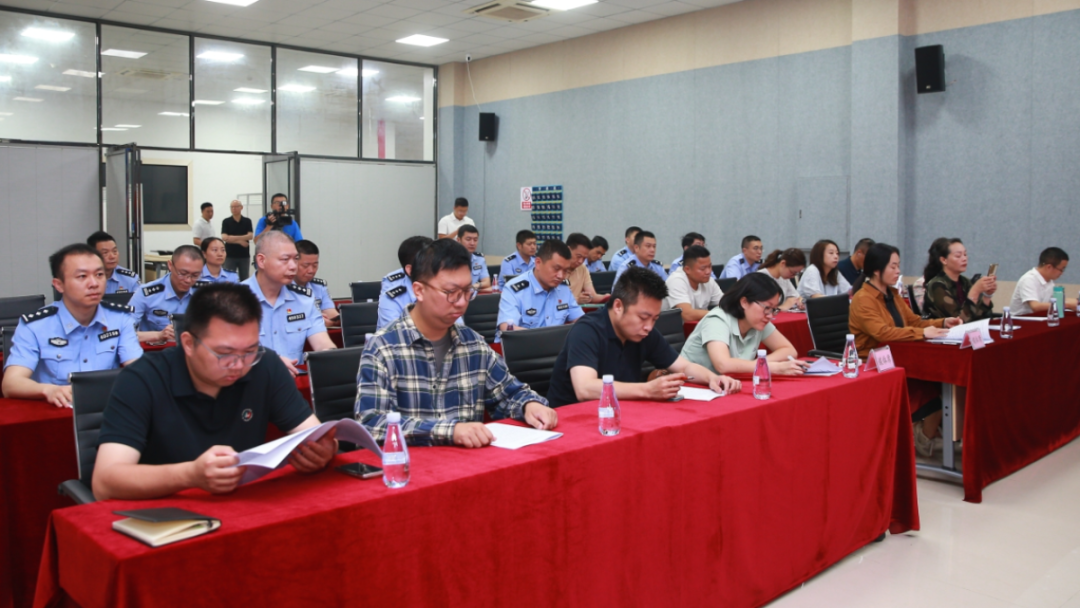 会议通报了晋江诚正守护协会运行情况和3起打击经济犯罪典型案例