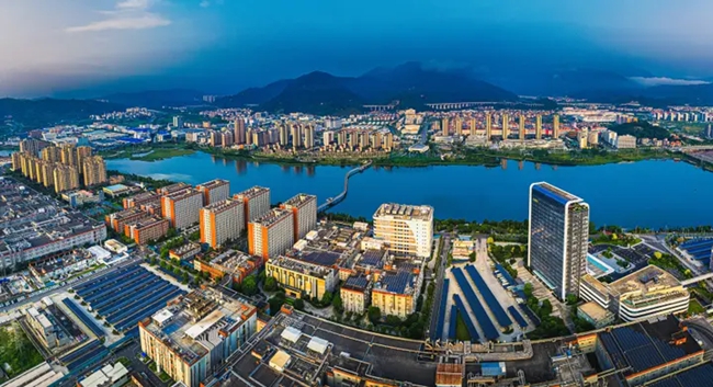 崛起的中国锂电之都——宁德。陈文彬摄