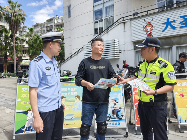 強化宣傳引導，普及文明停車理念