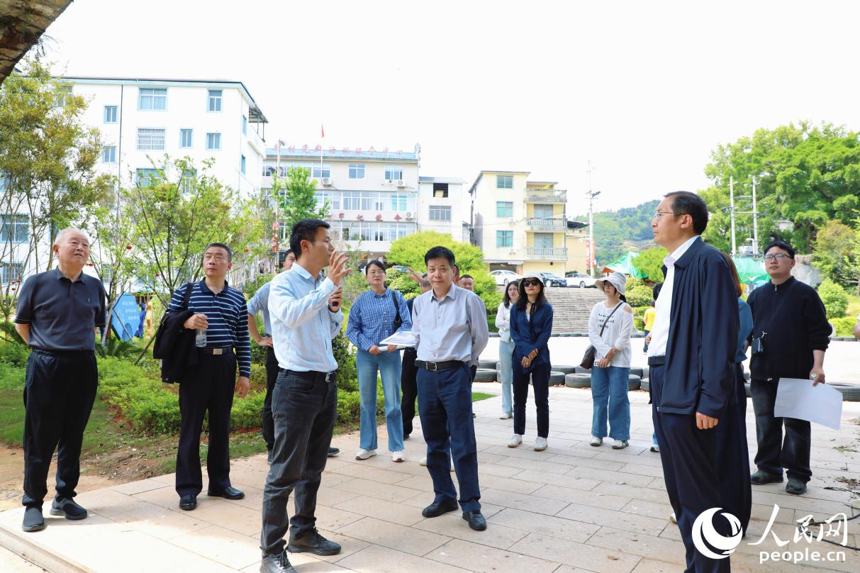 人民网党建调研行走进寿宁县。人民网记者 李唯一摄