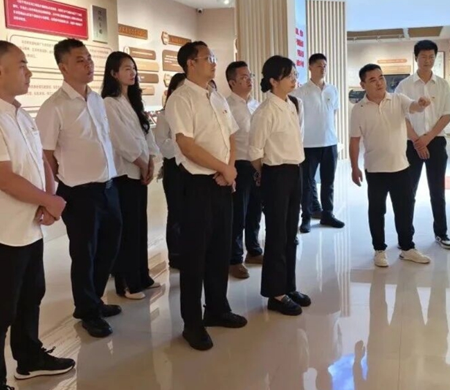 洪口乡负责人在社会主义新洪口主题驿站开展知行课