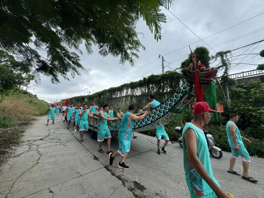 每逢端午,赛龙舟都是枫亭最为隆重的民俗活动