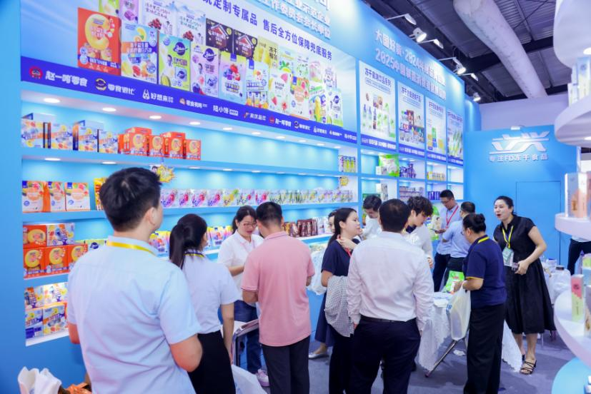 展会共计设置377个展位，展品覆盖焙烤点心、坚果、果蔬原料等上万款品类。主办方供图