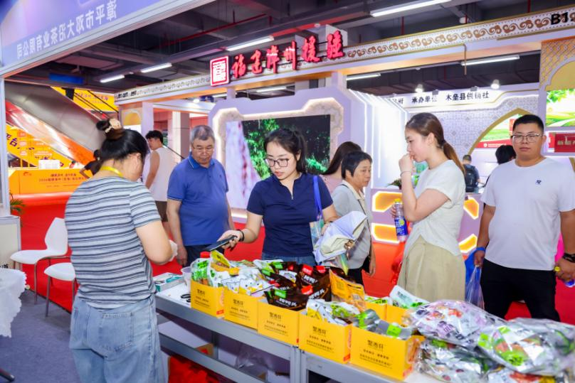本届食博会搭建全域WiFi、五位一体数字化管控平台，办展专业化、标准化、智慧化水平再上新台阶。主办方供图