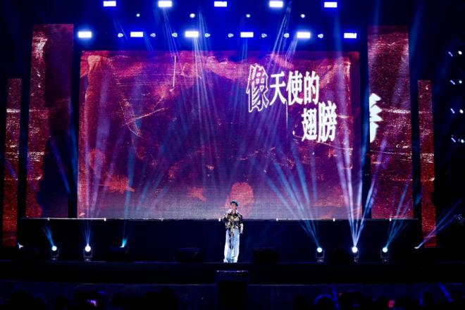 歌手演唱《天使的翅膀》。鼓浪嶼管委會供圖