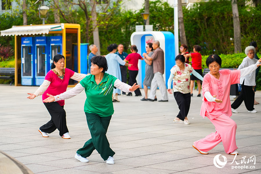 8月3日，福州溫泉公園，一群太極拳愛好者正在練習太極拳。實習生 陳權欣攝