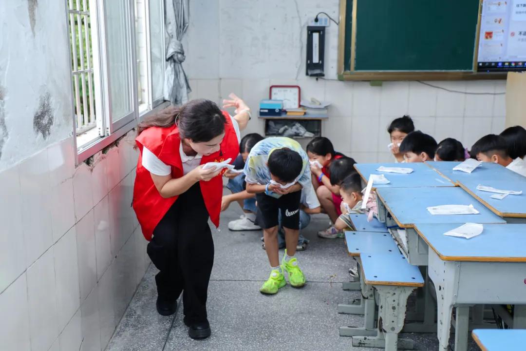 開展適齡的安全主題課程