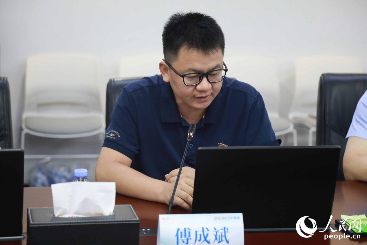 傅成斌聚焦患者生存质量提升进行分享。实习生 翁佩云摄