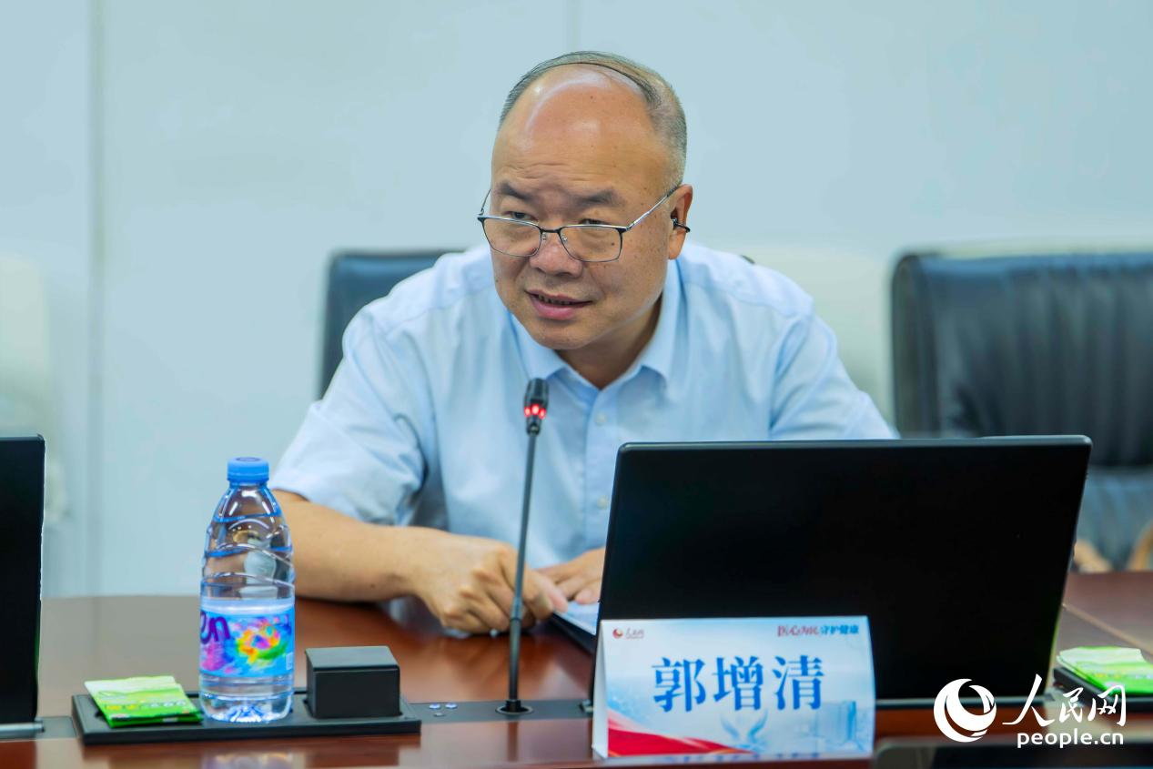 福建省肿瘤医院大内科党总支书记、肿瘤特需病房行政主任郭增清。人民网 林铭贤摄