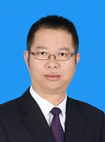 何靄