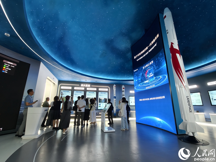 参访中科星图东南总部。人民网记者 陈博摄