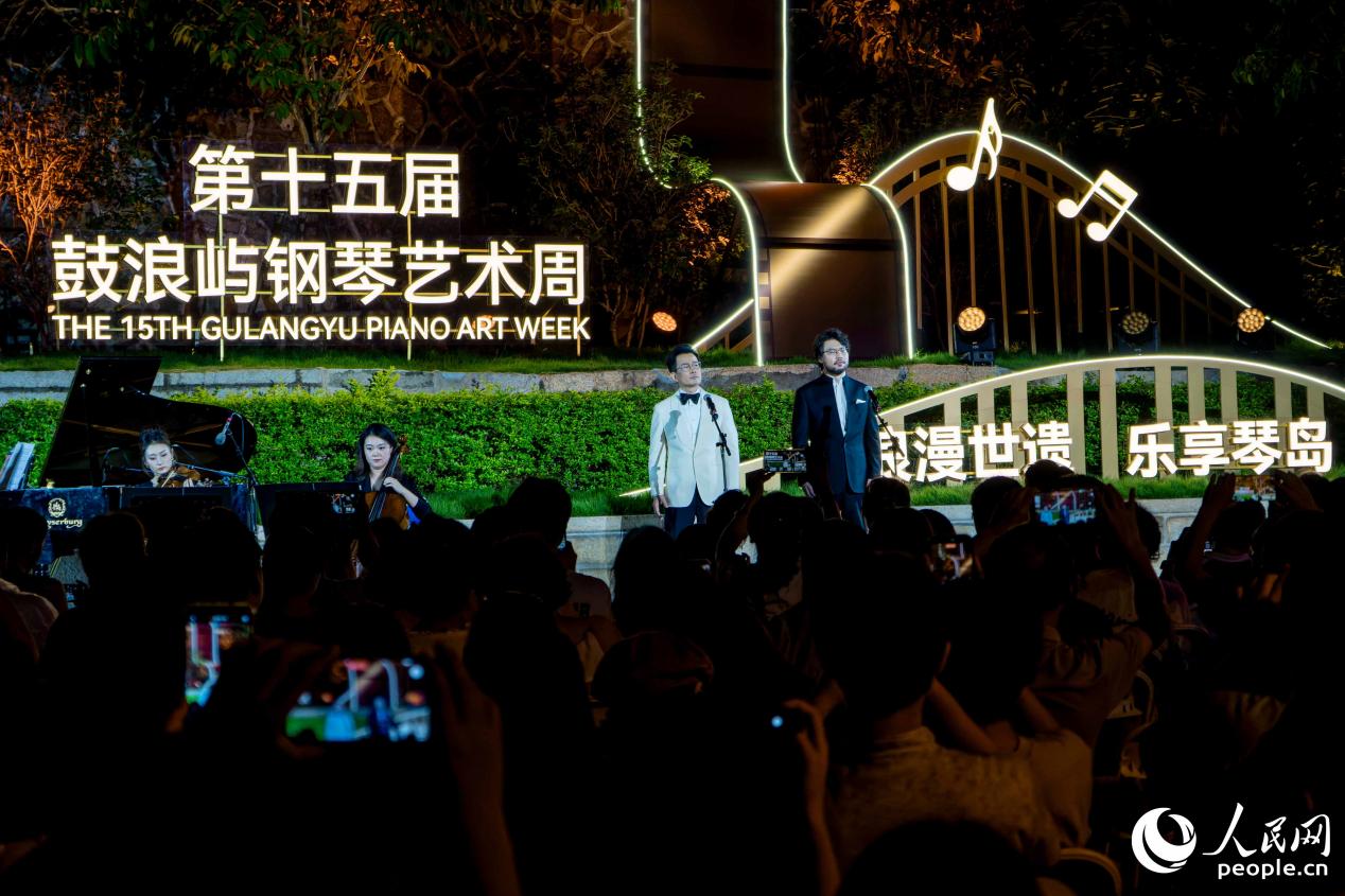 重唱《在殿堂深处》人民网 林铭贤摄
