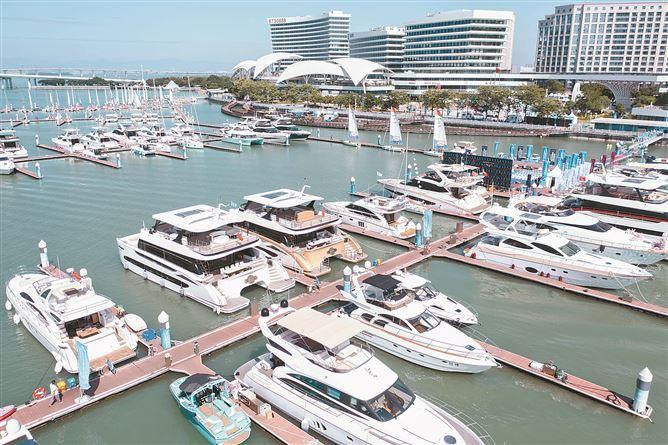 厦门海洋资源得天独厚，是全国首批海洋经济发展示范区之一，发展海洋经济前景广阔。图为五缘湾国际游艇汇。（本报记者 林铭鸿 摄）