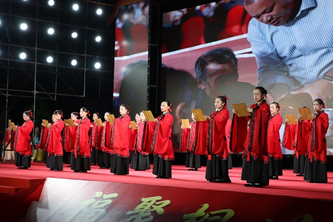 省級非遺展演《柏洋村行孝禮儀》。張悅攝