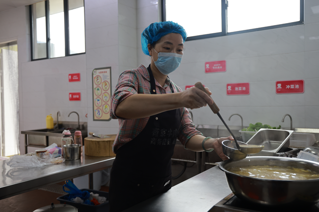 便民食堂。廖敏愷攝